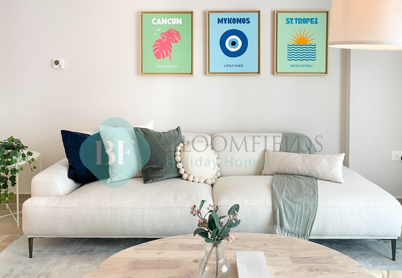 Apartment in Abu Dhabi - Bloomfields Relaxing 1-BR in Yas Island Water’s Edge