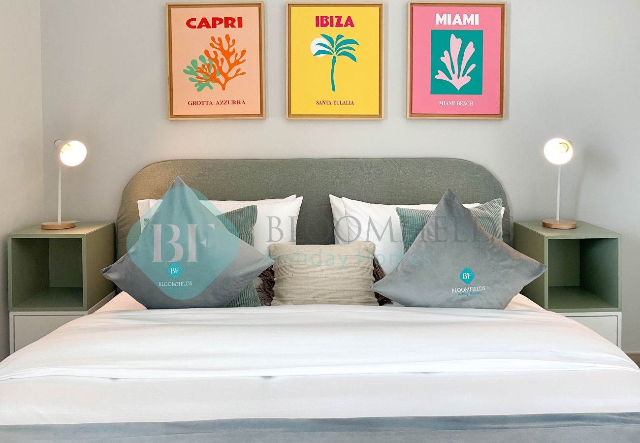 Apartment in Abu Dhabi - Bloomfields Relaxing 1-BR in Yas Island Water’s Edge