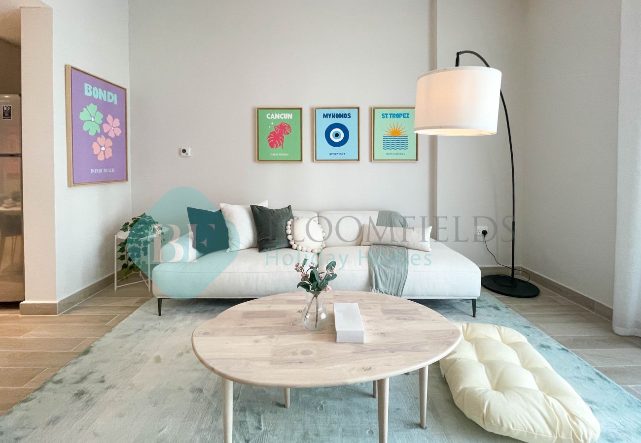 Apartment in Abu Dhabi - Bloomfields Relaxing 1-BR in Yas Island Water’s Edge