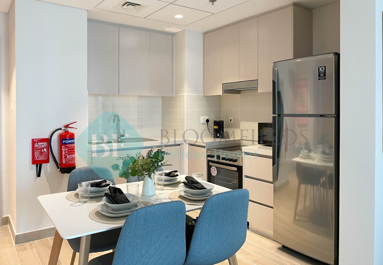 Apartment in Abu Dhabi - Bloomfields Relaxing 1-BR in Yas Island Water’s Edge